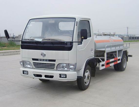 神宇 罐式低速货车(DFA5815G)