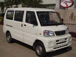 东南牌DN6403E3型乘用车