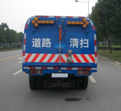 扫路车图片