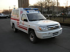 东风牌ZN5030XJHMBG3救护车