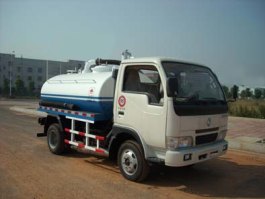 吸粪车