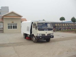 扫路车