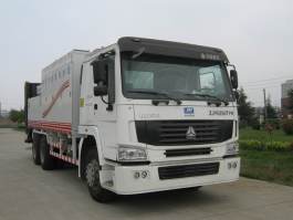 路面养护车
