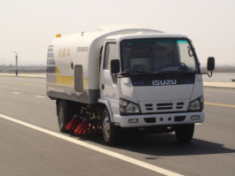 扫路车
