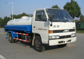 吸粪车