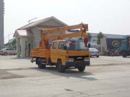 高空作业车