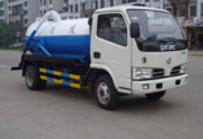 吸污车