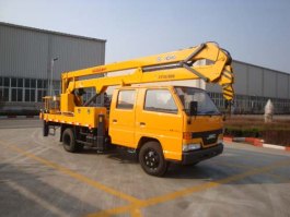 高空作业车