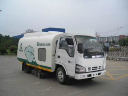 扫路车
