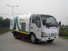 扫路车