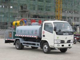 绿化喷洒车