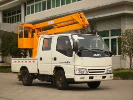 高空作业车