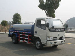 绿化喷洒车