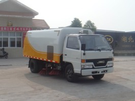 扫路车