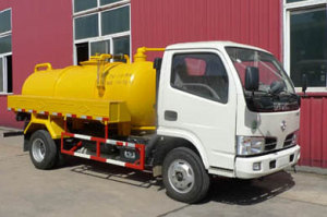 吸污车