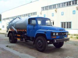 吸污车