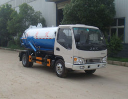 吸污车