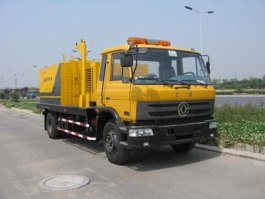 路面养护车