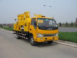 路面养护车