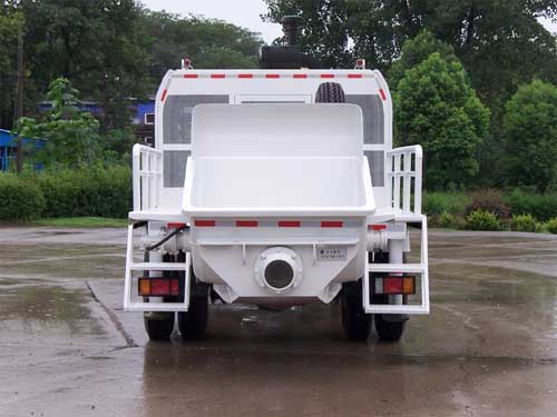 车载式混凝土泵车图片