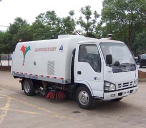 CGJ5070TQS型清洗扫路车图片