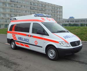 金杯牌SY5030XJHG-B3ZBV救护车