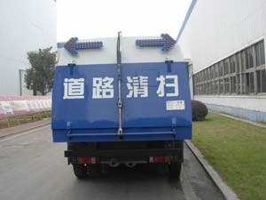 扫路车图片