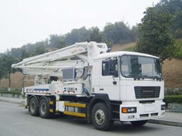 混凝土泵车