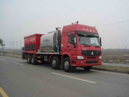 沥青碎石同步封层车