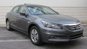 雅阁牌HG7241ABV型轿车