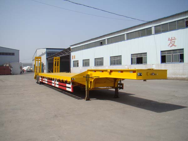 通亚达16米31.3吨低平板半挂车(CTY9400TDP)