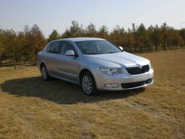 昊锐牌SVW7209KJD型轿车