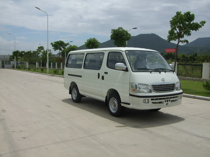 金龙4.9米10-11座轻型客车(XMQ6490E33)