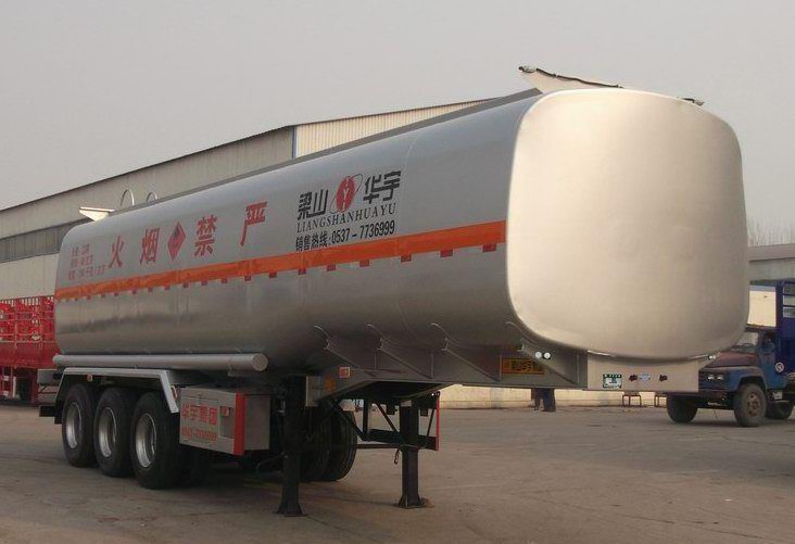 华宇达11米30.4吨易燃液体罐式运输半挂车(LHY9406GRY)