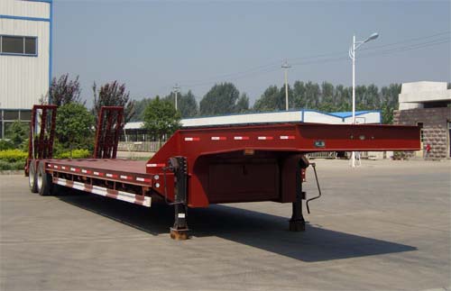 华宇达16米28.5吨低平板半挂车(LHY9404TDPA)