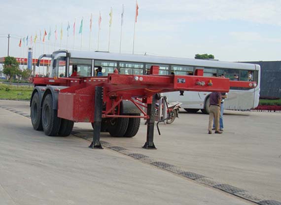 华威驰乐7.5米30.5吨集装箱运输半挂车(SGZ9351TJZ)