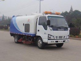 扫路车