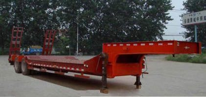 低平板半挂车