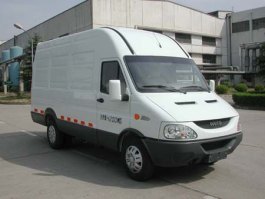 依维柯厢式运输车