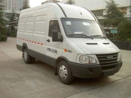 依维柯厢式运输车