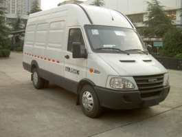 依维柯厢式运输车