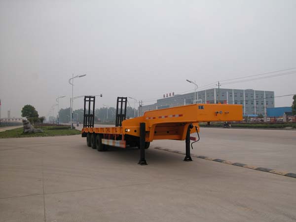 华威驰乐13米30吨低平板半挂车(SGZ9400TDP)