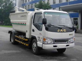 自装卸式垃圾车