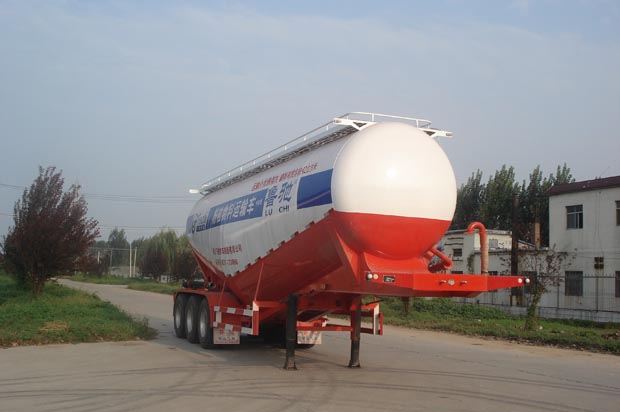 鲁驰11米31.6吨中密度粉粒物料运输半挂车(LC9401GFL)