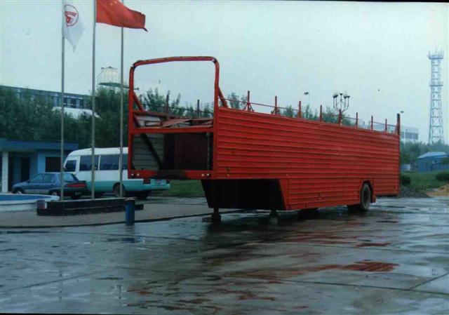 劳尔13.5米7吨车辆运输半挂车(LR9152TCL)