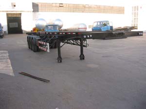 建成12.4米30.5吨骨架式集装箱运输半挂车(JC9400TJZGJ)