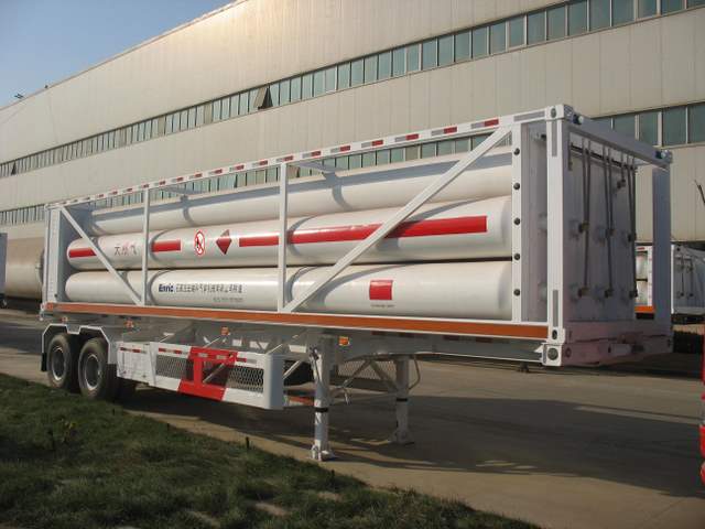安瑞科10.6米3.3吨高压气体运输半挂车(HGJ9351GGQ1)