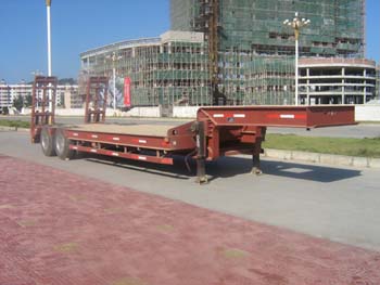 闽兴12米12.2吨低平板半挂车(FM9200TDP)