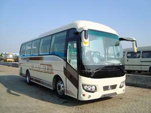 金旅8.5米24-37座客车(XML6858J23)