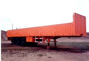 北地13米31.7吨运输半挂车(ND9400XYC)